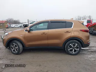 2020 Kia Sportage LX with VIN KNDPMCAC1L7807586, listed as a IAAI auction lot 41485581 with 28,941 mi miles. Bid and sale history available at carsss.com. Image 14.