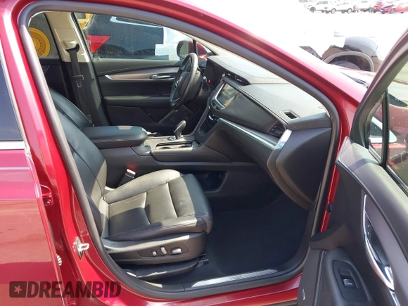 2017 Cadillac XT5 Luxury FWD z VIN 1GYKNBRS4HZ151581, wystawiony jako IAAI lot #42043322 z przebiegiem 120 598 mil mil oraz . Historia ofert i sprzedaży dostępna na DreamBid. Obrazek 5.