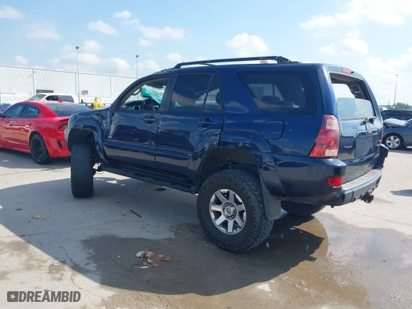 2005 Toyota 4Runner SR5 with VIN JTEZU14R358031340, listed as a IAAI auction lot 40371472 with 204,320 mi miles. Bid and sale history available at carsss.com. Image 3.