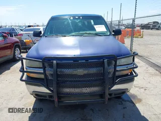 2000 Chevrolet Suburban LS with VIN 3GNEC16T1YG131974, listed as a IAAI auction lot 41983971 with 245,767 mi miles. Bid and sale history available at carsss.com. Image 13.