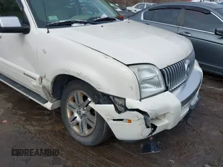 2008 Mercury Mountaineer Premier with VIN 4M2EU48848UJ00015, listed as a IAAI auction lot 41628733 with 307,424 mi miles. Bid and sale history available at carsss.com. Image 6.