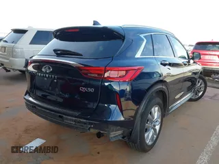2019 Infiniti QX50 LUXE with VIN 3PCAJ5M19KF145236, listed as a IAAI auction lot 41783512 with 95,206 mi miles. Bid and sale history available at carsss.com. Image 4.