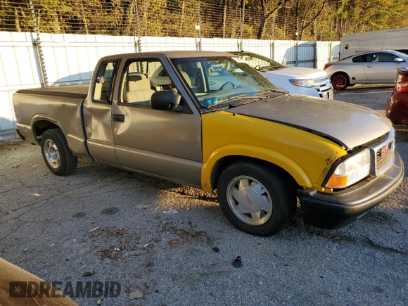 2003 GMC Sonoma with VIN 1GTCS19H638195758, listed as a Copart auction lot 83080674 with 152,104 mi miles and Salvage Title. Bid and sale history available at DreamBid. Image 4.