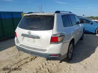 2011 Toyota Highlander Limited with VIN 5TDYK3EHXBS039823, listed as a IAAI auction lot 41731690 with 242,676 mi miles. Bid and sale history available at carsss.com. Image 4.