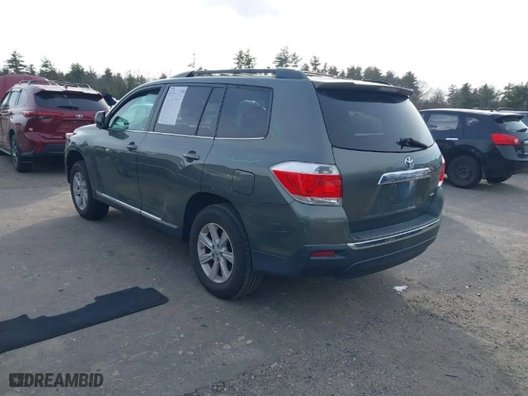 2011 Toyota Highlander with VIN 5TDBK3EH0BS065899, listed as a IAAI auction lot 41281584 with 177,497 mi miles. Bid and sale history available at carsss.com. Image 3.