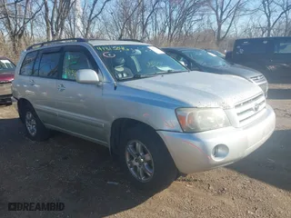 2006 Toyota Highlander w/3rd Row with VIN JTEEP21A660152471, listed as a IAAI auction lot 41813846 with 336,713 mi miles. Bid and sale history available at carsss.com. Image 1.