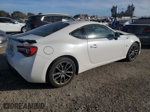 2017 Toyota 86 with VIN JF1ZNAA16H8708522, listed as a Copart auction lot 86366344 with 86,197 mi miles and Clean Title. Bid and sale history available at carsss.com. Image 3.