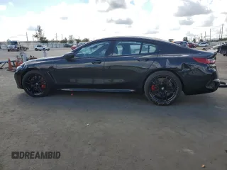2025 BMW M8 Competition z VIN WBSGV0C09SCU29546, wystawiony jako Copart lot #44704505 z przebiegiem 202 mil mil oraz Szkody całkowita. Historia ofert i sprzedaży dostępna na DreamBid. Obrazek 2.