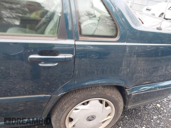 1998 Volvo S70 with VIN YV1LS557XW1546067, listed as a IAAI auction lot 41806312 with 119,368 mi miles and . Bid and sale history available at DreamBid. Image 6.