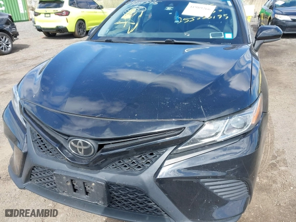 2018 Toyota Camry LE with VIN 4T1B11HK5JU076028, listed as a IAAI auction lot 41989266 with 215,235 mi miles. Bid and sale history available at carsss.com. Image 18.