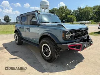 2022 Ford Bronco z VIN 1FMDE5BH3NLB27295, wystawiony jako Copart lot #67106465 z przebiegiem 18 108 mil mil oraz Czysty tytuł • Clean title. Historia ofert i sprzedaży dostępna na DreamBid. Obrazek 1.