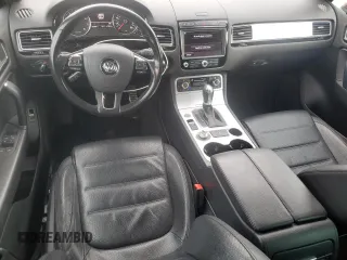 2017 Volkswagen Touareg Wolfsburg Edition с VIN WVGRF7BPXHD005361, выставлен на аукционе Copart как лот 59959415 с пробегом 24 982 миль миль и Списание • Salvage title. История ставок и продаж доступна на DreamBid. Изображение 8.