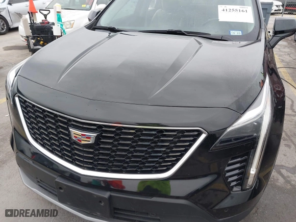 2020 Cadillac XT4 FWD Premium Luxury with VIN 1GYFZCR48LF142955, listed as a IAAI auction lot 41255161 with 39,830 mi miles. Bid and sale history available at carsss.com. Image 6.