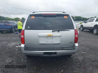 2012 Chevrolet Tahoe LS z VIN 1GNSCAE02CR308972, wystawiony jako IAAI lot #42495520 z przebiegiem 205 295 mil mil oraz . Historia ofert i sprzedaży dostępna na DreamBid. Obrazek 16.
