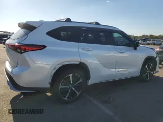 2022 Toyota Highlander XSE z VIN 5TDLZRBH7NS195870, wystawiony jako Copart lot #82544134 z przebiegiem 33 590 mil mil oraz Nie do naprawy • Non repairable. Historia ofert i sprzedaży dostępna na DreamBid. Obrazek 3.