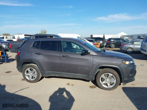 2024 Jeep Compass Sport with VIN 3C4NJDANXRT121722, listed as a IAAI auction lot 41236232 with 8,702 mi miles. Bid and sale history available at carsss.com. Image 13.