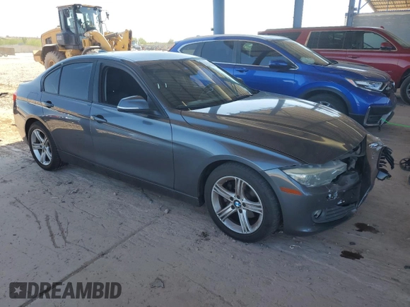 2013 BMW 3 Series 320i xDrive с VIN WBA3C3C50DF982044, выставлен на аукционе Copart как лот 57412795 с пробегом 136 085 миль миль и Списание • Salvage title. История ставок и продаж доступна на DreamBid. Изображение 4.