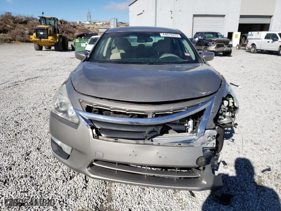 2015 Nissan Altima 2.5 S with VIN 1N4AL3AP5FC245091, listed as a Copart auction lot 44079375 with 74,170 mi miles and Salvage Title. Bid and sale history available at carsss.com. Image 5.