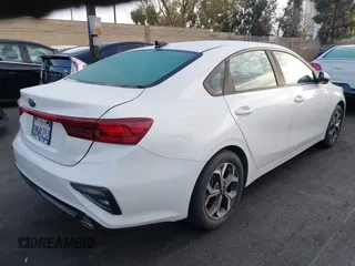 2020 Kia Forte LXS z VIN 3KPF24AD1LE170599, wystawiony jako IAAI lot #41692301 z przebiegiem 60 980 mil mil oraz . Historia ofert i sprzedaży dostępna na DreamBid. Obrazek 4.