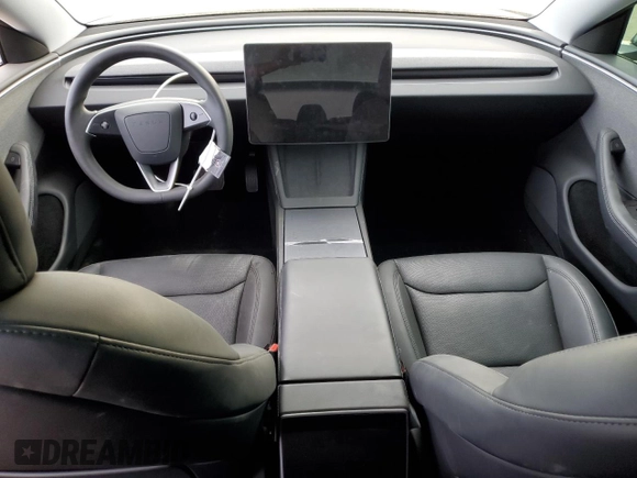 2024 Tesla Model 3 z VIN 5YJ3E1EA5RF741944, wystawiony jako Copart lot #45755205 z przebiegiem Nie podano mil oraz Szkody całkowita. Historia ofert i sprzedaży dostępna na DreamBid. Obrazek 8.
