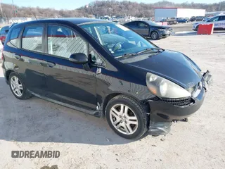 2008 Honda Fit Sport with VIN JHMGD38648S034079, listed as a IAAI auction lot 41586372 with 208,102 mi miles. Bid and sale history available at carsss.com. Image 1.