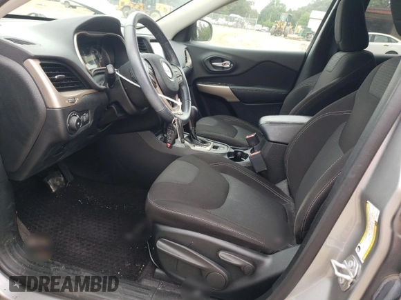 2017 Jeep Cherokee Latitude с VIN 1C4PJMCS4HW582676, выставлен на аукционе Copart как лот 60872455 с пробегом 56 223 миль миль и Списание • Salvage title. История ставок и продаж доступна на DreamBid. Изображение 7.