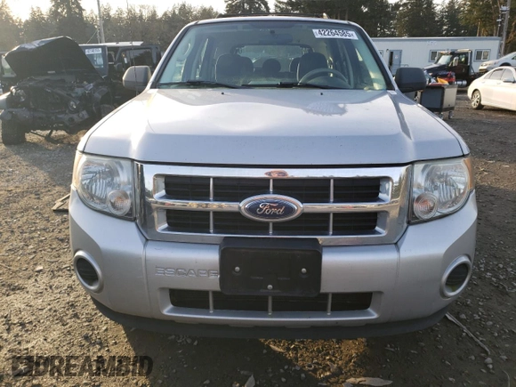 2009 Ford Escape XLS with VIN 1FMCU92709KD07634, listed as a Copart auction lot 42264585 with 155,108 mi miles and Clean title. Bid and sale history available at DreamBid. Image 5.