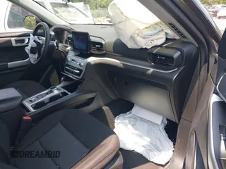 2024 Ford Explorer XLT с VIN 1FMSK8DH1RGA69457, выставлен на аукционе IAAI как лот 42542245 с пробегом 12 359 миль миль и . История ставок и продаж доступна на DreamBid. Изображение 5.