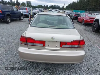 2001 Honda Accord LX z VIN JHMCG56471C028960, wystawiony jako IAAI lot #42223734 z przebiegiem 387 033 mil mil oraz . Historia ofert i sprzedaży dostępna na DreamBid. Obrazek 17.