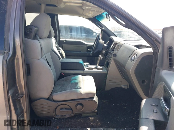2004 Ford F-150 XLT with VIN 1FTPX14554NC14612, listed as a IAAI auction lot 41890306 with 208,248 mi miles. Bid and sale history available at carsss.com. Image 5.