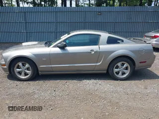2009 Ford Mustang GT with VIN 1ZVHT82H095133740, listed as a IAAI auction lot 42637708 with 135,521 mi miles and . Bid and sale history available at DreamBid. Image 14.