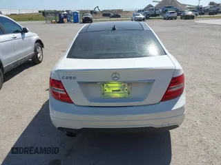 2015 Mercedes-Benz C-Class C 250 with VIN WDDGJ4HB1FG403788, listed as a IAAI auction lot 40495537 with 129,832 mi miles. Bid and sale history available at carsss.com. Image 16.