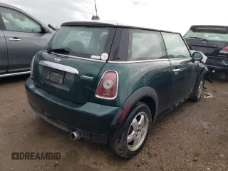 2009 MINI Hardtop z VIN WMWMF33509TW77714, wystawiony jako Copart lot #50618025 z przebiegiem 86 673 mil mil oraz Szkoda całkowita • Salvage title. Historia ofert i sprzedaży dostępna na DreamBid. Obrazek 3.