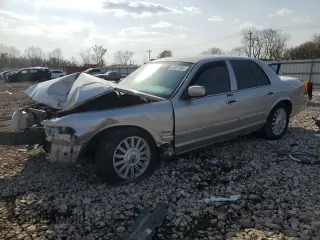 2010 Mercury Grand Marquis LS z VIN 2MEBM7FV4AX636897, wystawiony jako Copart lot #53387985 z przebiegiem Nie podano mil oraz Szkody całkowita. Historia ofert i sprzedaży dostępna na DreamBid. Obrazek 1.