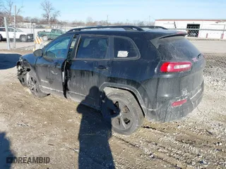 2018 Jeep Cherokee Latitude with VIN 1C4PJMCX8JD601680, listed as a IAAI auction lot 41442741 with 174,519 mi miles. Bid and sale history available at carsss.com. Image 3.