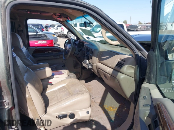 2000 Ford Excursion Limited с VIN 1FMNU43S5YEC18413, выставлен на аукционе IAAI как лот 41972353 с пробегом 99 531 миль миль и . История ставок и продаж доступна на DreamBid. Изображение 5.
