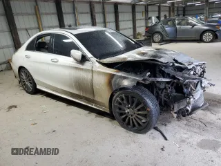 2018 Mercedes-Benz C 300 z VIN 55SWF4JB8JU237417, wystawiony jako Copart lot #57547745 z przebiegiem Nie podano mil oraz Szkoda całkowita • Salvage title. Historia ofert i sprzedaży dostępna na DreamBid. Obrazek 4.