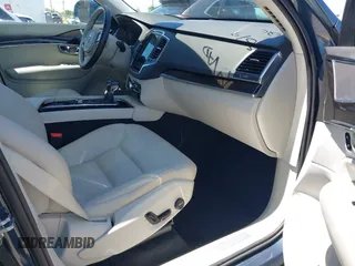 2019 Volvo XC90 Momentum z VIN YV4102PK6K1472009, wystawiony jako IAAI lot #42217997 z przebiegiem 38 626 mil mil oraz . Historia ofert i sprzedaży dostępna na DreamBid. Obrazek 5.