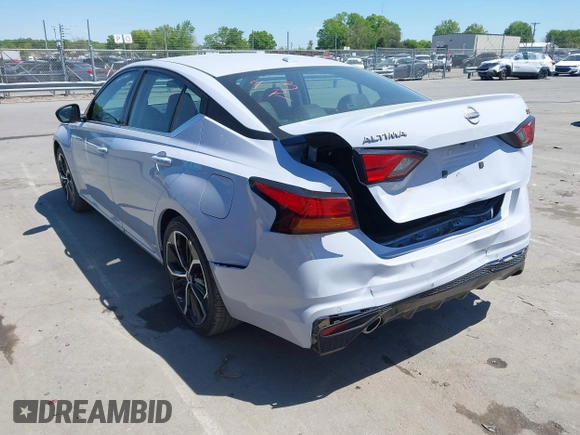 2025 Nissan Altima SR with VIN 1N4BL4CV6SN362215, listed as a IAAI auction lot 42057026 with 3,467 mi miles and . Bid and sale history available at DreamBid. Image 3.