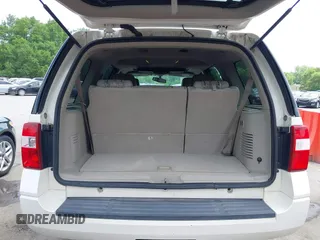 2008 Ford Expedition Limited с VIN 1FMFU205X8LA00518, выставлен на аукционе IAAI как лот 42255630 с пробегом 189 808 миль миль и . История ставок и продаж доступна на DreamBid. Изображение 17.