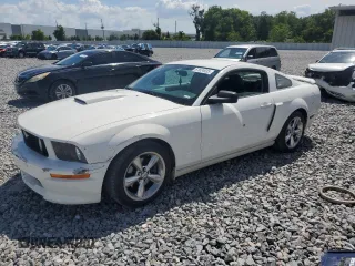 2008 Ford Mustang GT Deluxe с VIN 1ZVHT82H185202918, выставлен на аукционе Copart как лот 61624935 с пробегом 220 956 миль миль и Чистый • Clean title. История ставок и продаж доступна на DreamBid. Изображение 1.