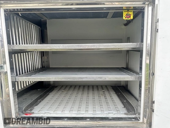 2017 Ford Econoline Commercial z VIN 1FDXE4FS0HDC69020, wystawiony jako Copart lot #87970525 z przebiegiem 165 607 mil mil oraz Czysty tytuł • Clean title. Historia ofert i sprzedaży dostępna na DreamBid. Obrazek 11.