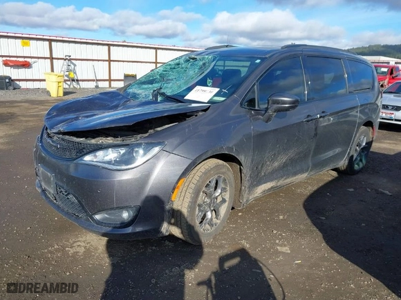 2018 Chrysler Pacifica Touring L with VIN 2C4RC1BG9JR321945, listed as a IAAI auction lot 41799230 with NaN miles. Bid and sale history available at carsss.com. Image 2.
