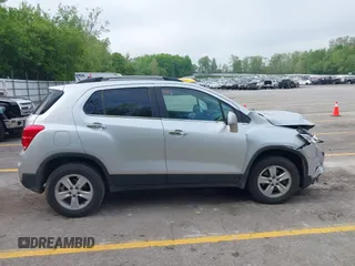 2020 Chevrolet Trax LT with VIN 3GNCJPSB3LL107513, listed as a IAAI auction lot 42276450 with 54,260 mi miles and . Bid and sale history available at DreamBid. Image 13.