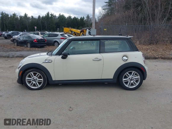 2011 MINI Hardtop S with VIN WMWSV3C58BTY22854, listed as a IAAI auction lot 42034126 with 98,931 mi miles and . Bid and sale history available at DreamBid. Image 12.