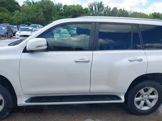 2010 Lexus GX 460 with VIN JTJBM7FX7A5009547, listed as a IAAI auction lot 42532447 with 198,544 mi miles and . Bid and sale history available at DreamBid. Image 14.