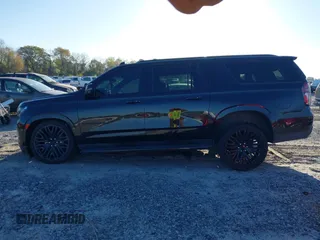 2021 Chevrolet Suburban RST z VIN 1GNSCEKD2MR340613, wystawiony jako IAAI lot #41853016 z przebiegiem 77 498 mil mil oraz . Historia ofert i sprzedaży dostępna na DreamBid. Obrazek 14.