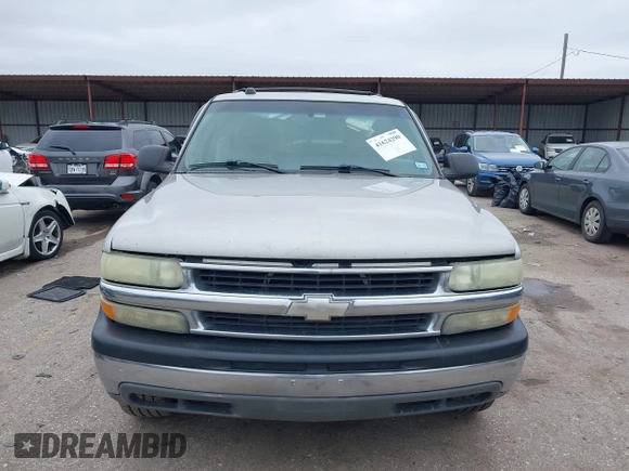 2004 Chevrolet Suburban LS with VIN 3GNEC16Z94G210873, listed as a IAAI auction lot 41624290 with 347,735 mi miles. Bid and sale history available at carsss.com. Image 12.