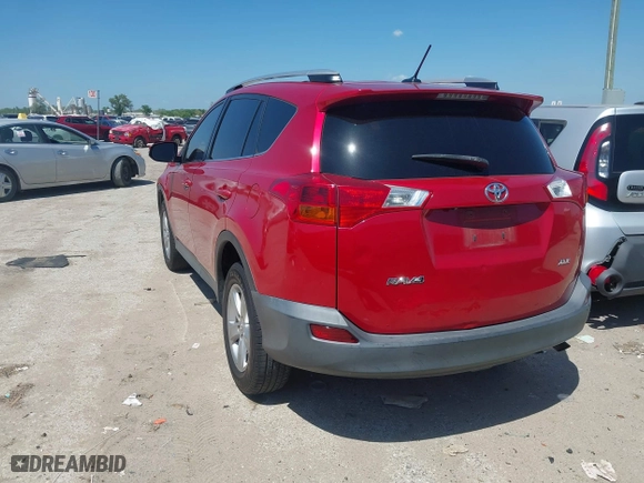 2013 Toyota RAV4 XLE with VIN 2T3WFREV0DW058161, listed as a IAAI auction lot 42106033 with 261,011 mi miles. Bid and sale history available at carsss.com. Image 3.