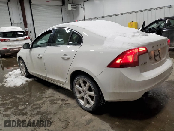 2016 Volvo S60 T5 Premier z VIN YV1612TK4G2400572, wystawiony jako Copart lot #45392205 z przebiegiem 75 812 mil mil oraz Szkoda całkowita • Salvage title. Historia ofert i sprzedaży dostępna na DreamBid. Obrazek 2.